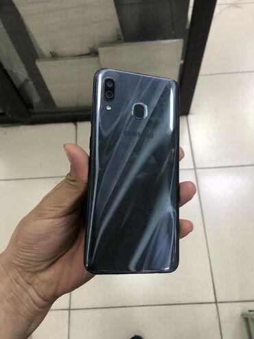 продажа телефоны: Samsung Galaxy A30, Б/у, 32 ГБ, цвет - Черный, 2 SIM