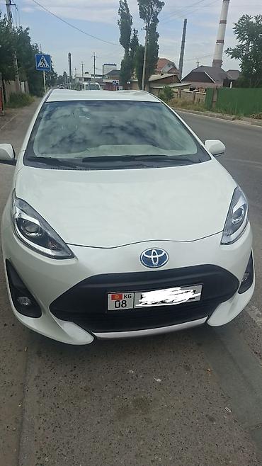 honda inside: Toyota Aqua: 2019 г., Гибрид, Хэтчбэк — 1