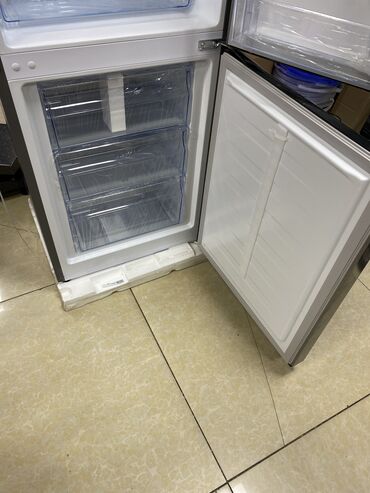 Холодильники: Холодильник Hisense, Новый, Двухкамерный, De frost (капельный), 57 * 180 * 57 — 5