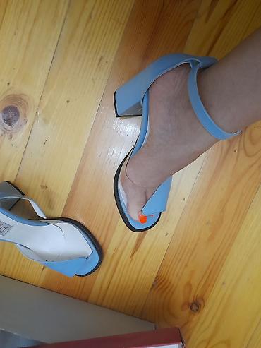 gun eynəyi: Merlin Shoes qadın sandaleti - Rəng: açıq mavi (baby blue) - Model — 9