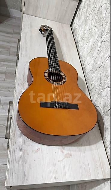 gitara qabi: Valencia Klassik Gitara 4/4 lük tam olaraq originaldır.Padelkalarla — 4