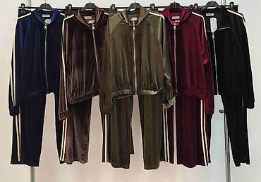 kronos skafander: 10. Plišane trenerke
S M L XL
Cena : 4.400 dinara H — 6