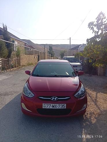 hyundai sonata sukan: Hyundai Accent sedan – qırmızı rəng - Kuzov: 4 qapılı sedan, parlaq — 1