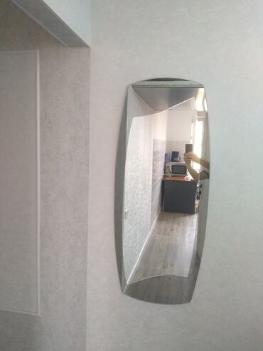 зеркало настенное: Зеркало оригинальное один месяц как повесили, не подходит по дизайну