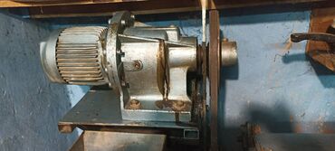 Ostali alati i mašine: 1. Peć za pećenje keramike i grnčarije Peć je zaprimine od 230l — 15