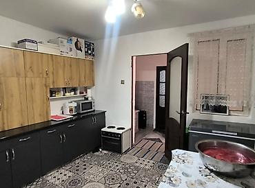 Продажа коттеджей и домов: Продаётся жилой дом с участком и садом. - Одноэтажный дом: светлая — 15