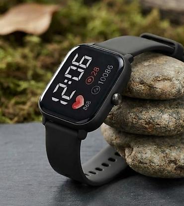 s20 max watch: Pametni sat sa pravougaonom AMOLED ekranom i silikonskom narukvicom — 1