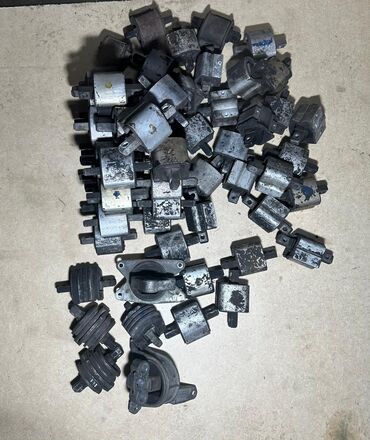 Подушки коробки передач: Подушка коробки передач Mercedes-Benz 2000 г., Б/у, Оригинал, Германия — 9