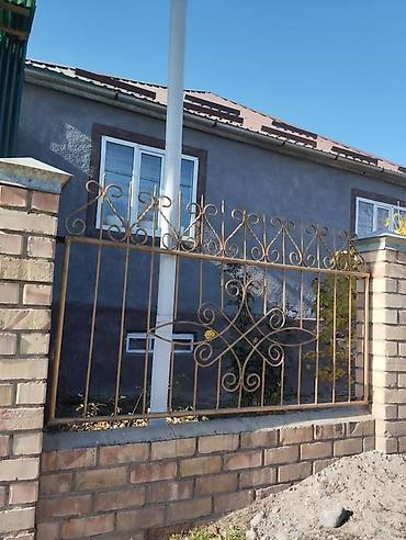 Распашные ворота: Кованые ворота и секции забора - Двухстворчатые распашные ворота из — 1