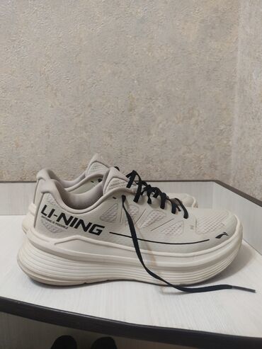 лоро пьяна: Кроссовки LI-NING ориг носил пару раз размер42-42,5 удобные