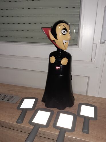 Društvene igre: Hit igra za noc vestica!!!Drustvena igra napad vampira. Sve na lalafo.rs — 7 Društvene igre: Hit igra za noc vestica!!!Drustvena igra napad vampira. Sve — 7