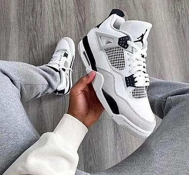 Patike: Jordan patike
36-46
Cena 3400 din — 12