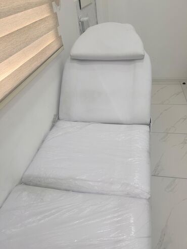 Qamət korrektorları: Kosmetoloji kuşetka tezədir hec işlənməyib stolu da var
