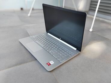 Acer: AMD FX, 8 GB OZU, 15.6 " — 5