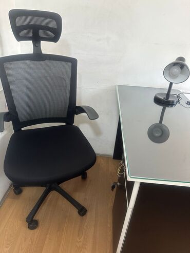 Ofis dəst mebeli: Ofis üçün kreslo ve masa ( stol ). Yenidir işlenmemişdir