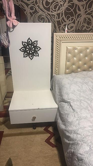 kreditle mebeller: 2 dene Ağ rəngli yataq otağı tumbası və başlıq paneli — 1