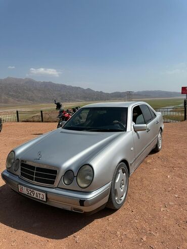 Mercedes-Benz: Mercedes-Benz E-Class: 1995 г., 2.3 л, Механика, Бензин, Седан