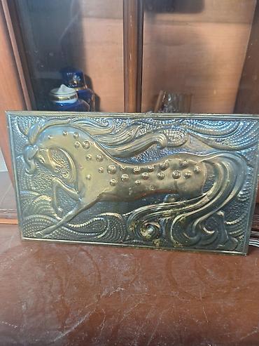 perde dekorları: Satılır: dekorativ kolleksiya əşyaları dəsti 1) Reli̇efli metal panel — 1