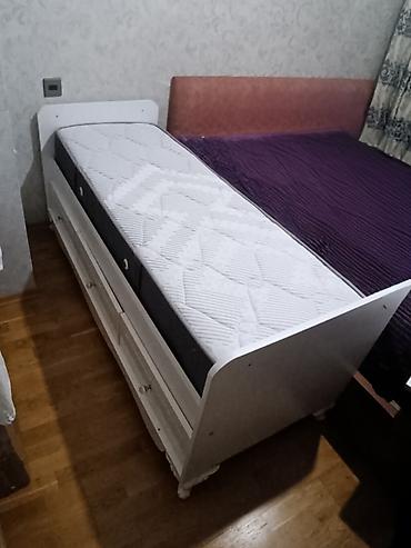 tibbi carpayi: Oğlan və qız üçün, İşlənmiş, Çarpayı, Bazasız, Matras ilə, Siyirməli — 1