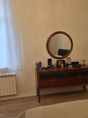 Yataq otağı dəstləri: Yataq otağı mebel dəsti Tərkibi:Taxta - Geniş qarderob: çox bölməli — 4