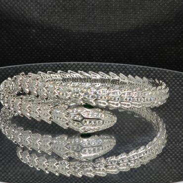 Zərgərlik dəstləri: Dəstə daxildir: Üzük, Sırğa, Boyunbağı, Bvlgari, Gümüş, 925 Əyar — 10