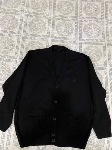 Pencəklər: Kisi uçun qalın jaket. az geynilib. ela veziyyetde