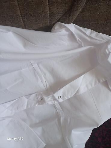 Медицинская одежда: Медицинский халат 44-46 размера. Новая, покупали в Москве, но так и не — 6