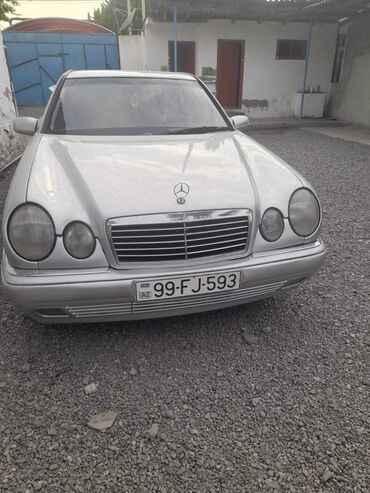 Mercedes-Benz: Mercedes-Benz E 200: 2 l | 1999 il Sedan