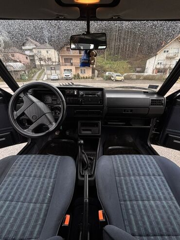 Volkswagen: Volkswagen Golf: 1.6 l | 1987 г. Hečbek — 14