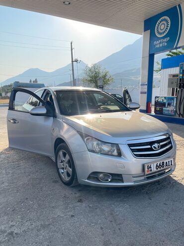 холодильник для машина: Chevrolet Cruze: 2009 г., 1.6 л, Автомат, Бензин, Седан