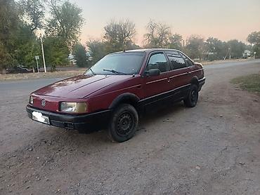 Volkswagen Passat: 1989 г., 1.8 л, Механика, Бензин, Седан