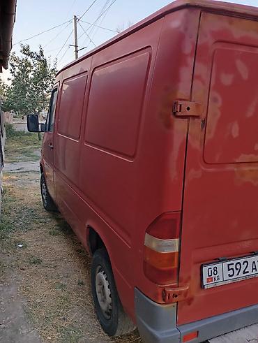 мерседес т 1: Mercedes-Benz 208D фургон - Тип: цельнометаллический грузовой фургон — 2