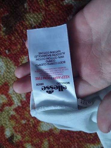 Футболки: Футболка Ellesse, белая, с крупным фирменным логотипом на груди — 2