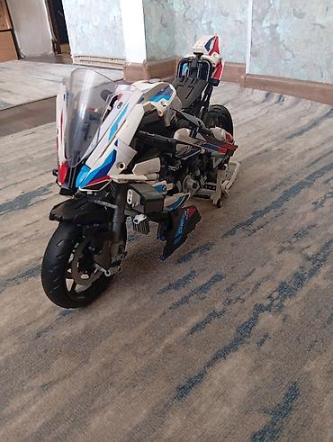 Игрушки: Срочно продаю Лего спортбайк БМВ и Дукати все детали подвижные, куль — 1