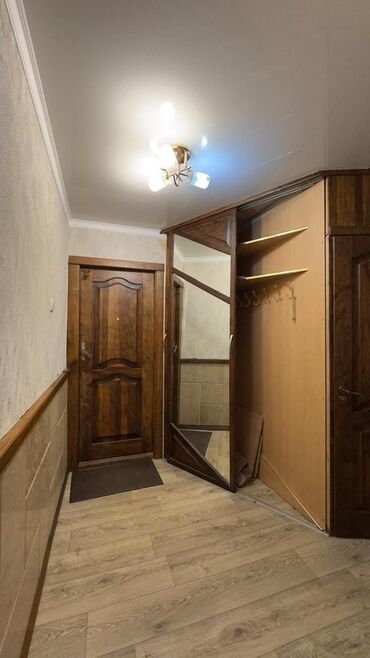 срочна продаю квартиру: 3 комнаты, 62 м², 104 серия, 4 этаж, Косметический ремонт