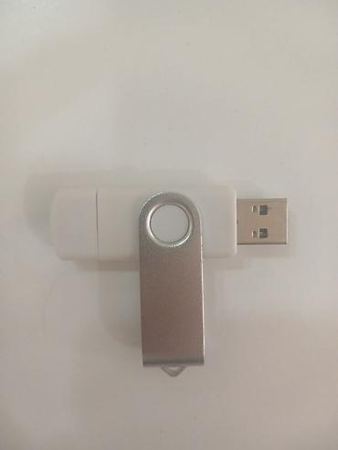Аксессуары для ПК: İki tərəfli USB fleş yaddaş - Konnektorlar: bir tərəfi USB-A, digər — 1