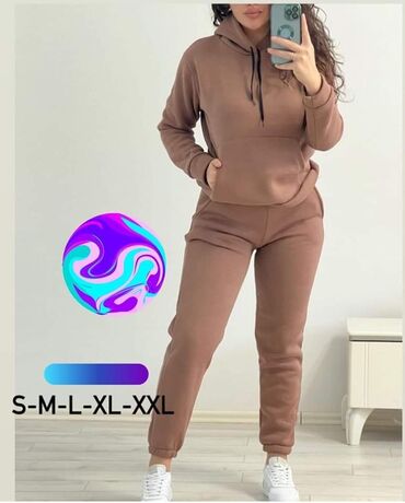 Gornji i donji deo: Termo zenske trenerke
S M L XL XXL
2600 na seriju 3000 na komad — 11