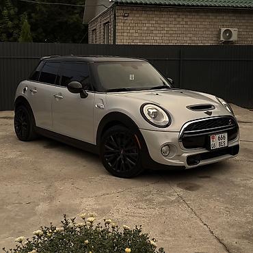 Mini Cooper S: 2017 г., 2 л, Механика, Бензин, Хэтчбэк at lalafo.kg Mini Cooper S: 2017 г., 2 л, Механика, Бензин, Хэтчбэк