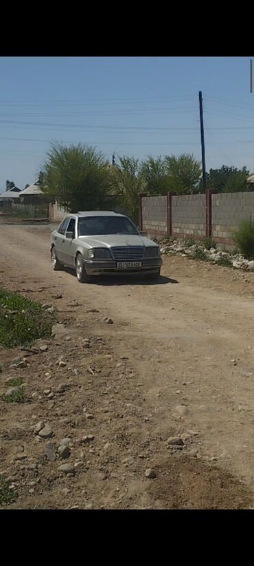 какие машины подходят для яндекс такси эконом бишкек: Седан Mercedes-Benz E-Class W124, представленный в светлом цвете