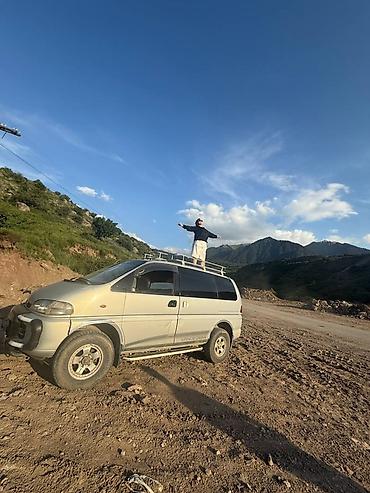 lada 2109: Mitsubishi Space Gear: 1996 г., Минивэн — 10