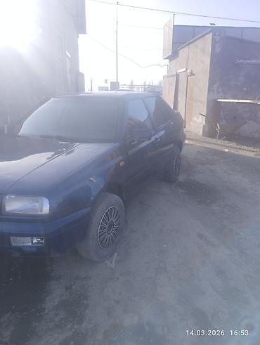 Volkswagen: Volkswagen Vento: 1993 г., 1.8 л, Седан — 2