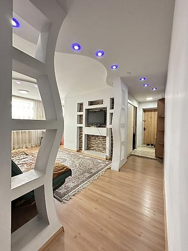 обжития: 3 комнаты, 58 м², Таатан ТЦ 3 этаж — 2