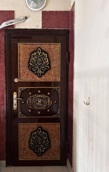 kreditle seyf qapilar: Для квартиры Б/у Входная дверь 90х200 см With peephole, Без гарантии, Платная установка, Самовывоз