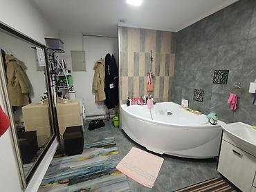 Продажа коттеджей и домов: Продаю 2 дома на участке в 6 соток. г. Кант. Под бизнес. Участок — 12