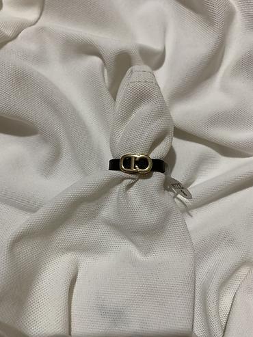 Наборы украшений: Набор колец из металла в золотистом и розово‑золотистом тоне. В — 7