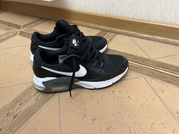 Botinkalar: Salam. Krasovka Nike Air Max originaldir. Sekillerde gostermisem. Cox