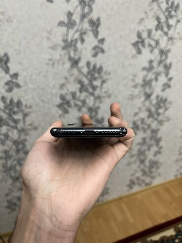 Apple iPhone: IPhone SE 2020, 64 GB, Qara, Barmaq izi — 7