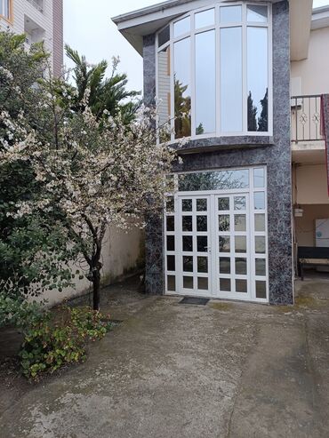 Günlük kirayə mənzillər: 3 otaqlı — 7