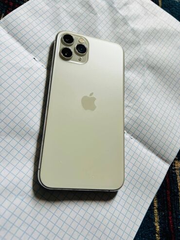 Apple iPhone: IPhone 11 Pro, Б/у, 256 ГБ, Белый, Зарядное устройство, Чехол, 70 %