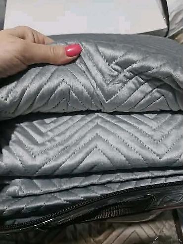 Ćebad i pokrivači: Prekrivač za krevet od mekog pliša – set sa jastučnicama - Materijal — 11